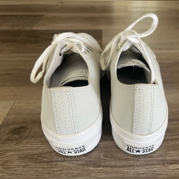 Chuck Taylor All Star Converse White Platform Sneaker Leather Low Top 9 - Picture 5 of 9